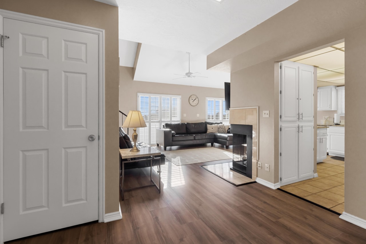 860 S Village RD #L-10 St George, UT 84770 condo for sale, MLS#25-266209 - Erika Rogers Photo 4