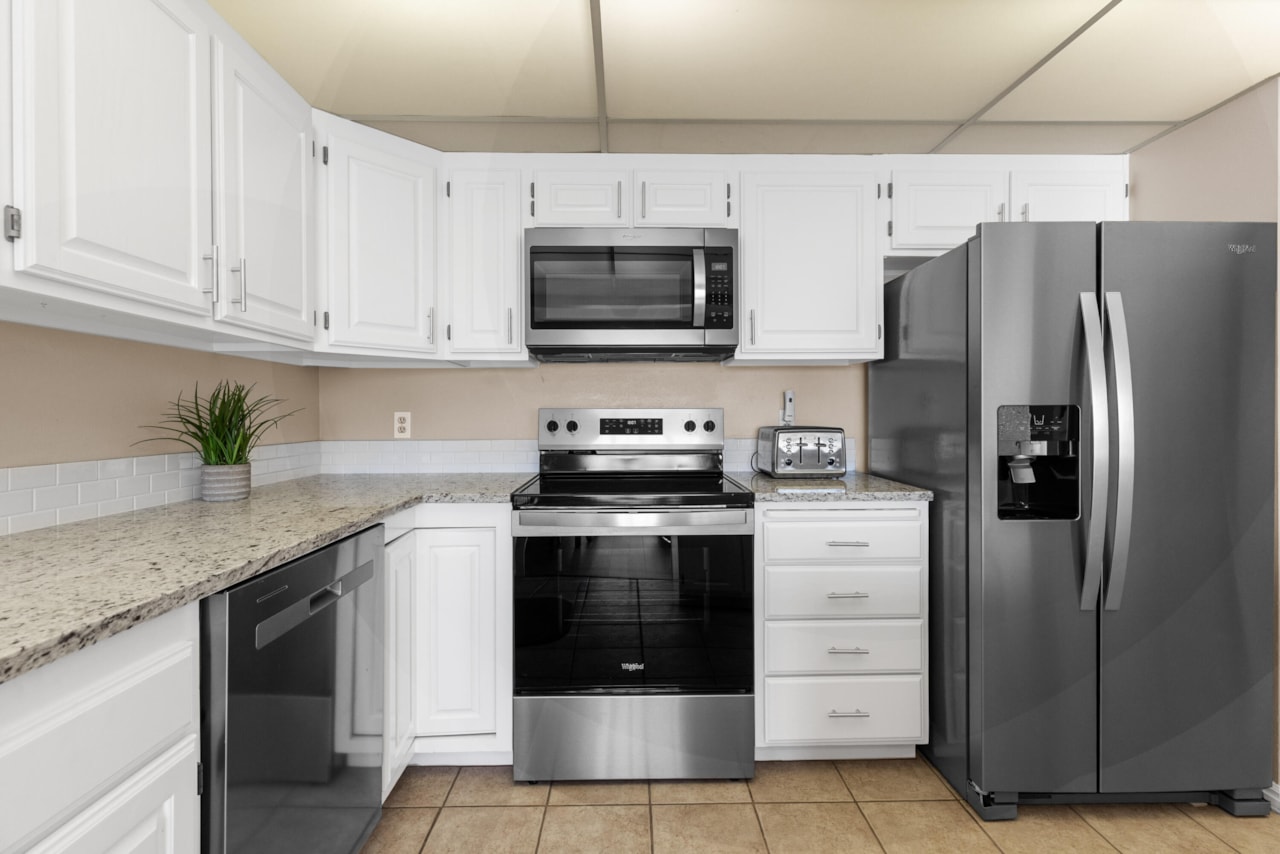 860 S Village RD #L-10 St George, UT 84770 condo for sale, MLS#25-266209 - Erika Rogers Photo 6