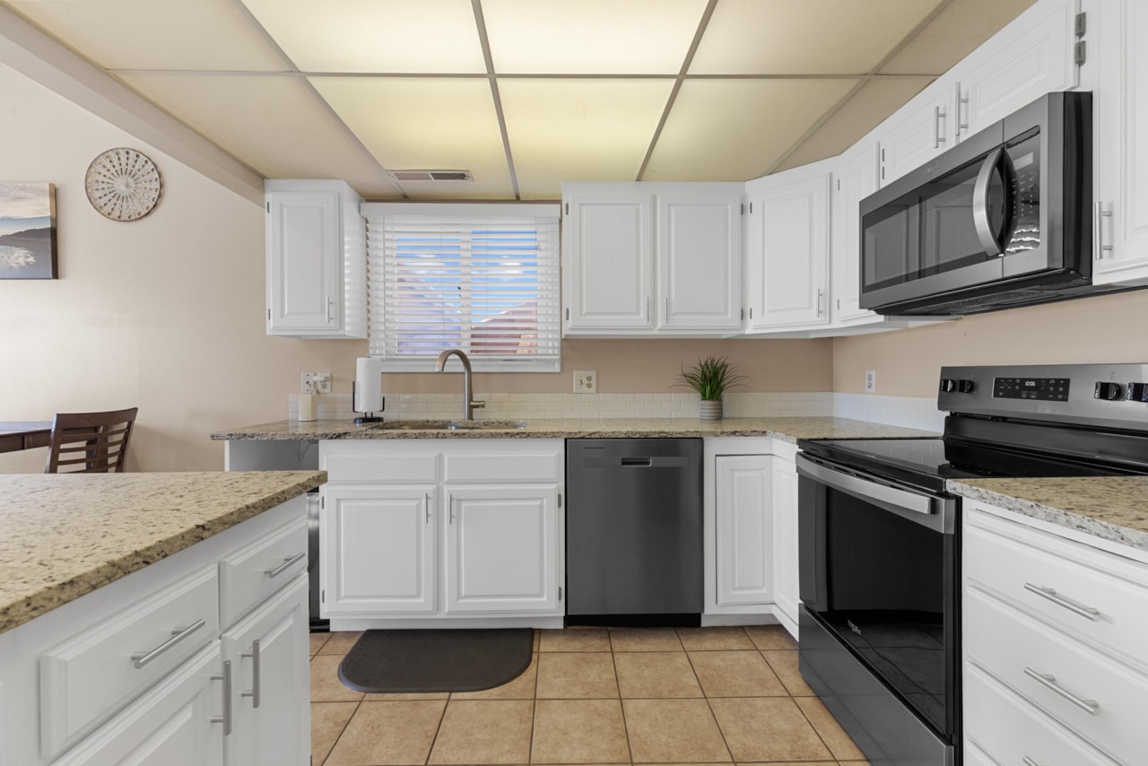 860 S Village RD #L-10 St George, UT 84770 condo for sale, MLS#25-266209 - Erika Rogers Photo 7