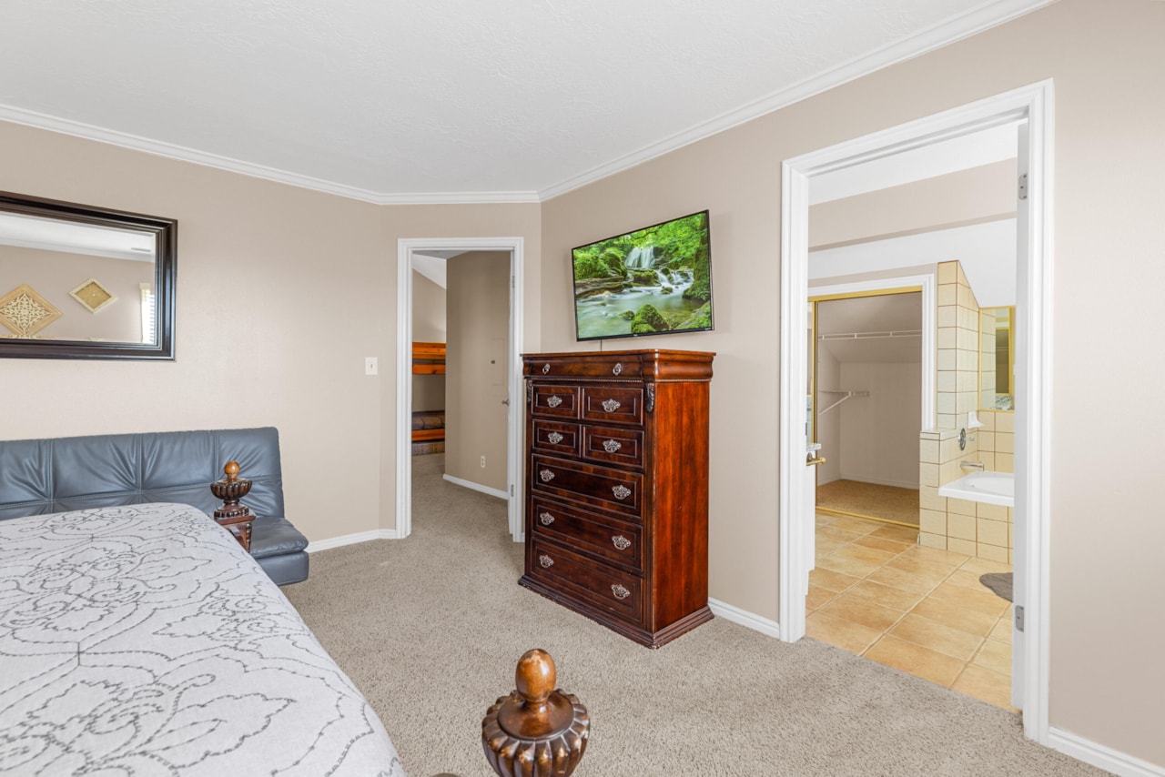 860 S Village RD #L-10 St George, UT 84770 condo for sale, MLS#25-266209 - Erika Rogers Photo 11