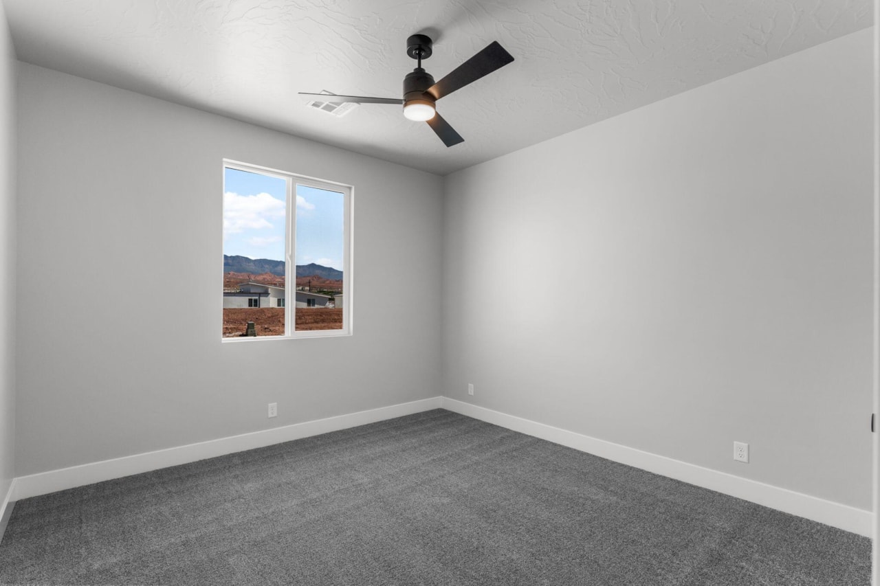 1071 E Coyote Crest DR Washington, UT 84780 home for sale, MLS#25-266155 - Erika Rogers Photo 4