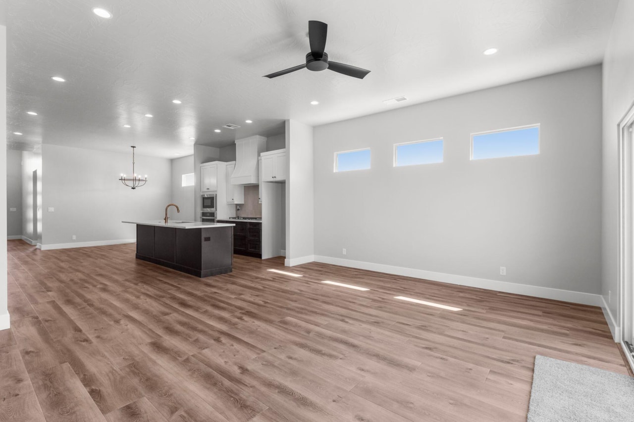 1071 E Coyote Crest DR Washington, UT 84780 home for sale, MLS#25-266155 - Erika Rogers Photo 15