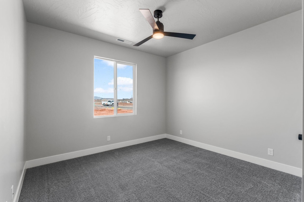 1071 E Coyote Crest DR Washington, UT 84780 home for sale, MLS#25-266155 - Erika Rogers Photo 17