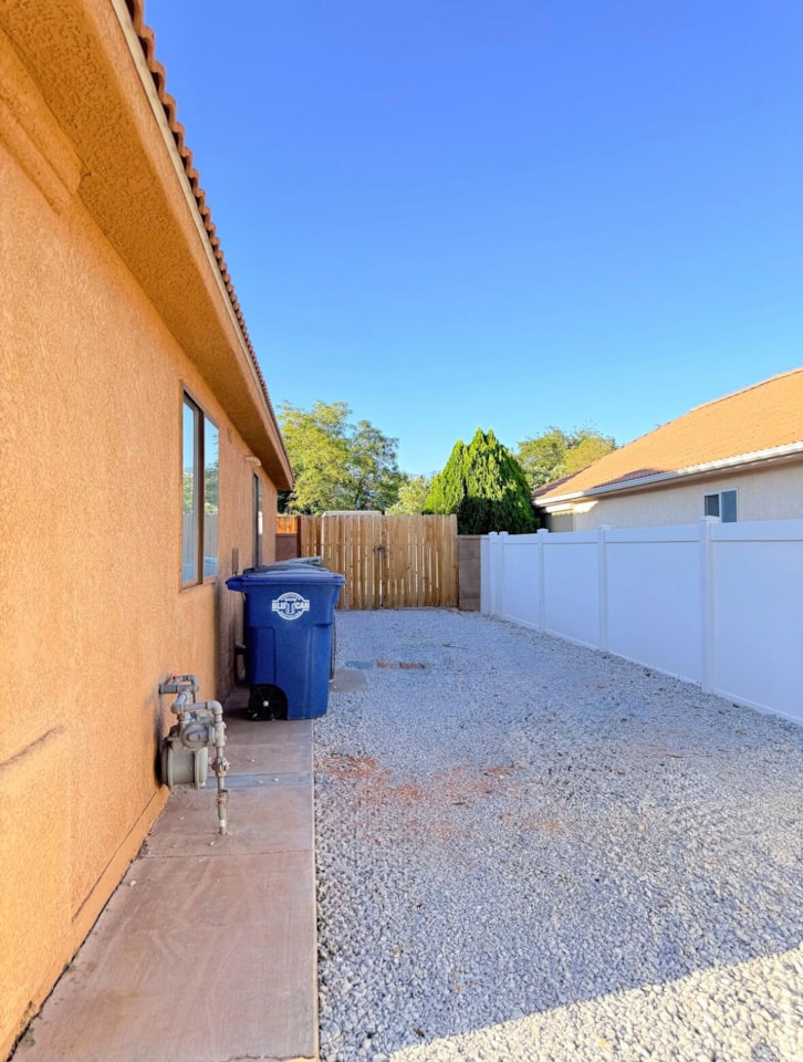 2389 E 630  N St George, UT 84790 home for sale, MLS#25-266285 - Erika Rogers Photo 23