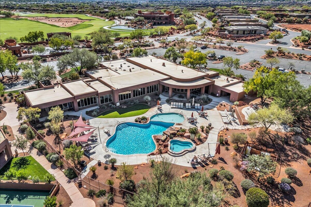 2331 W Entrada Trl #106 St George, UT 84770 home for sale, MLS#25-266014 - Erika Rogers Photo 37