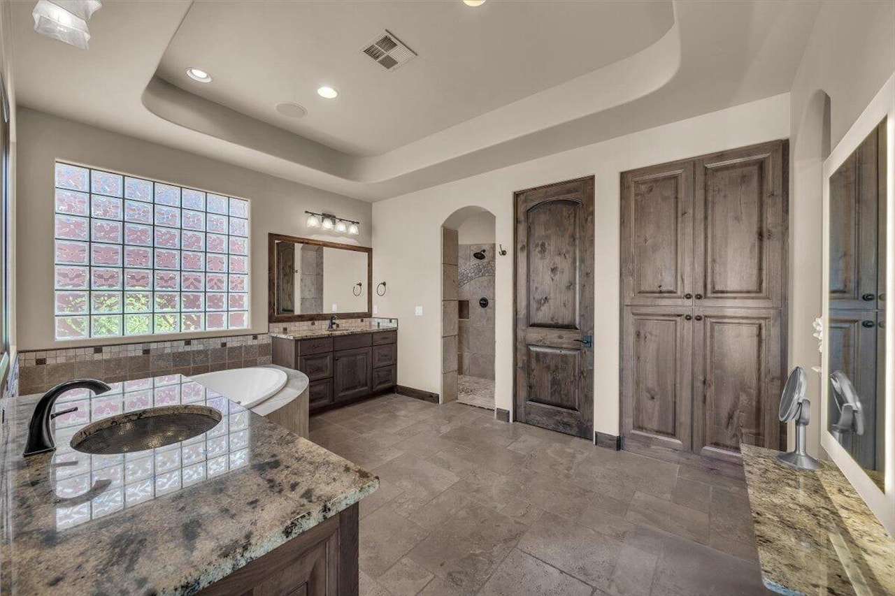 2331 W Entrada Trl #106 St George, UT 84770 home for sale, MLS#25-266014 - Erika Rogers Photo 20