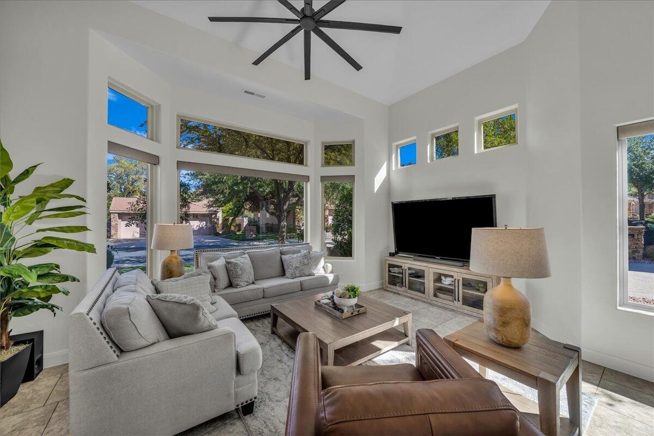 2240 E Cobalt #9 St George, UT 84790 home for sale, MLS#25-266300 - Erika Rogers Photo 10