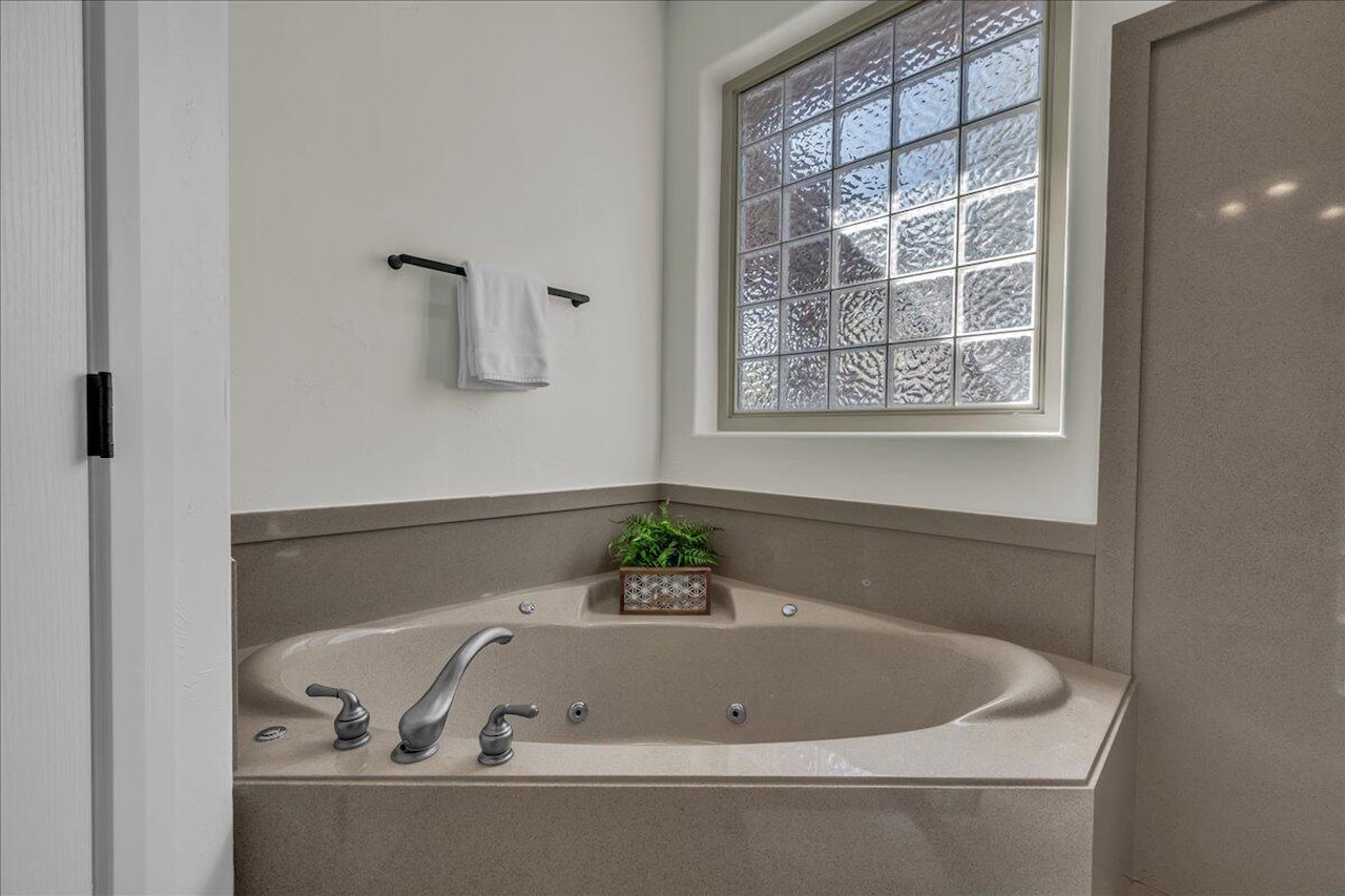 2240 E Cobalt #9 St George, UT 84790 home for sale, MLS#25-266300 - Erika Rogers Photo 18