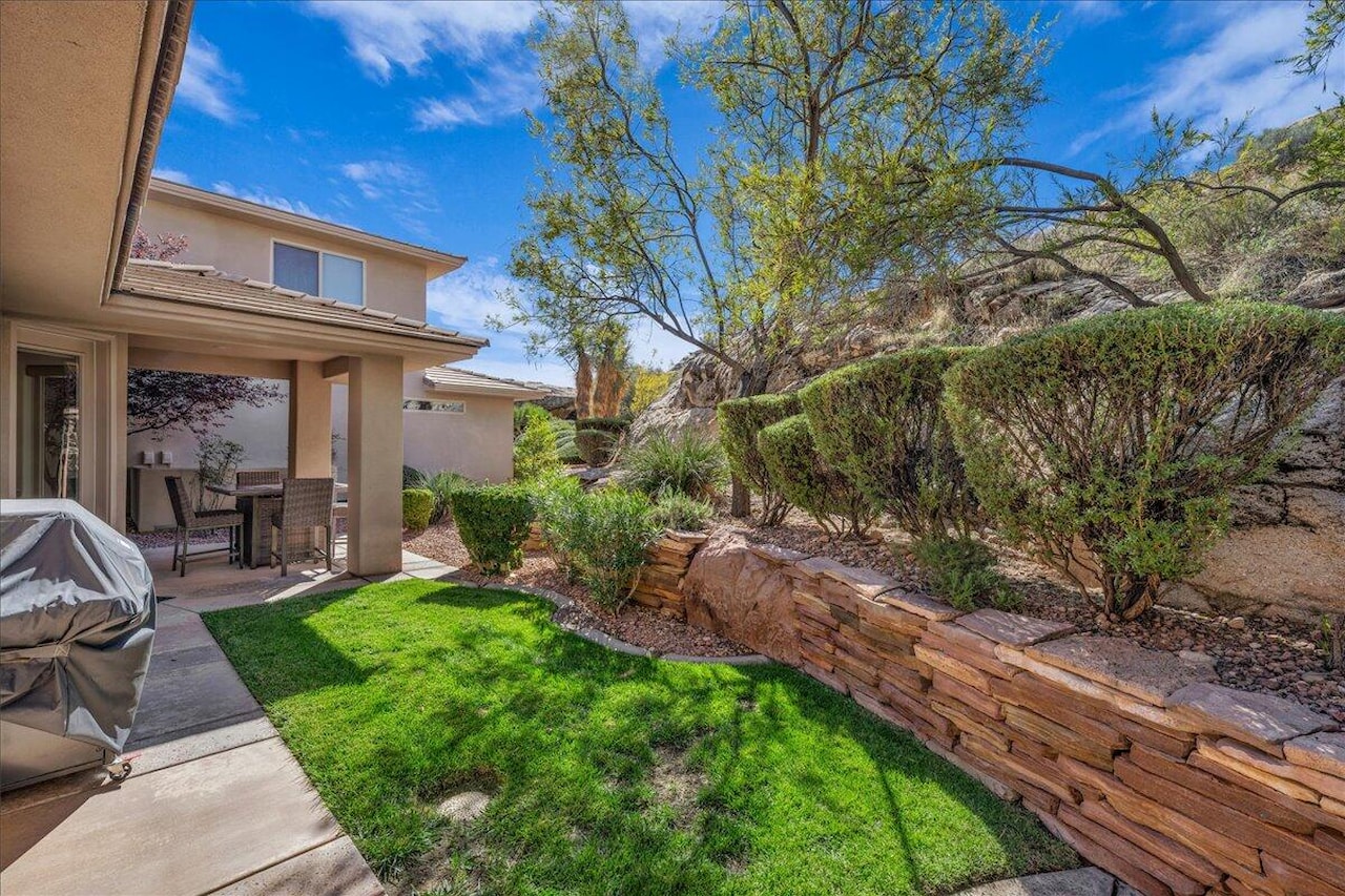 2240 E Cobalt #9 St George, UT 84790 home for sale, MLS#25-266300 - Erika Rogers Photo 8