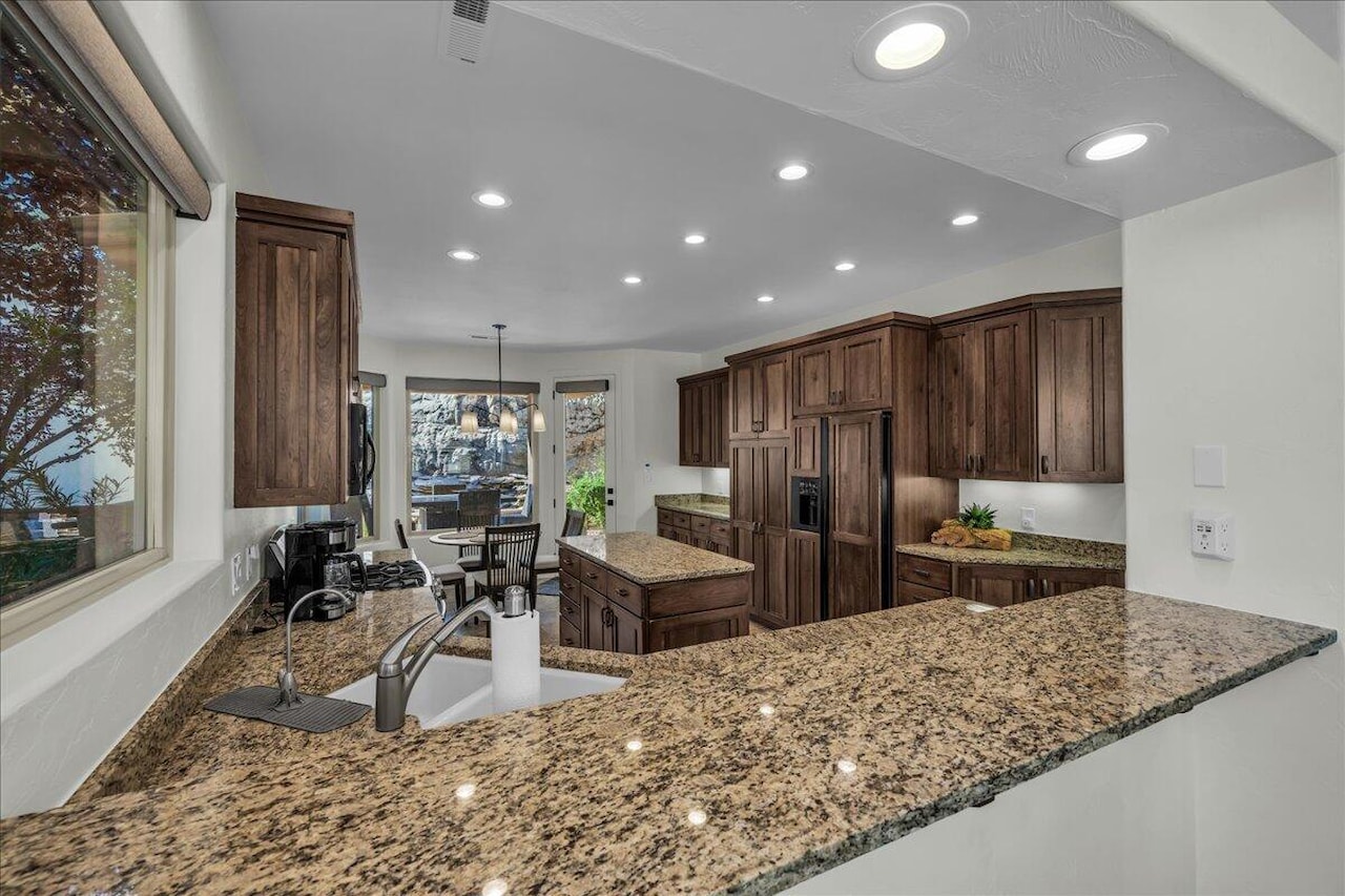 2240 E Cobalt #9 St George, UT 84790 home for sale, MLS#25-266300 - Erika Rogers Photo 13