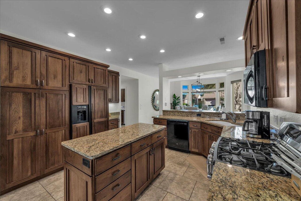 2240 E Cobalt #9 St George, UT 84790 home for sale, MLS#25-266300 - Erika Rogers Photo 15