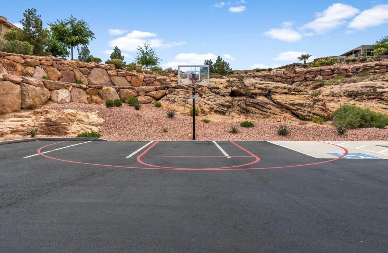 2240 E Cobalt #9 St George, UT 84790 home for sale, MLS#25-266300 - Erika Rogers Photo 38