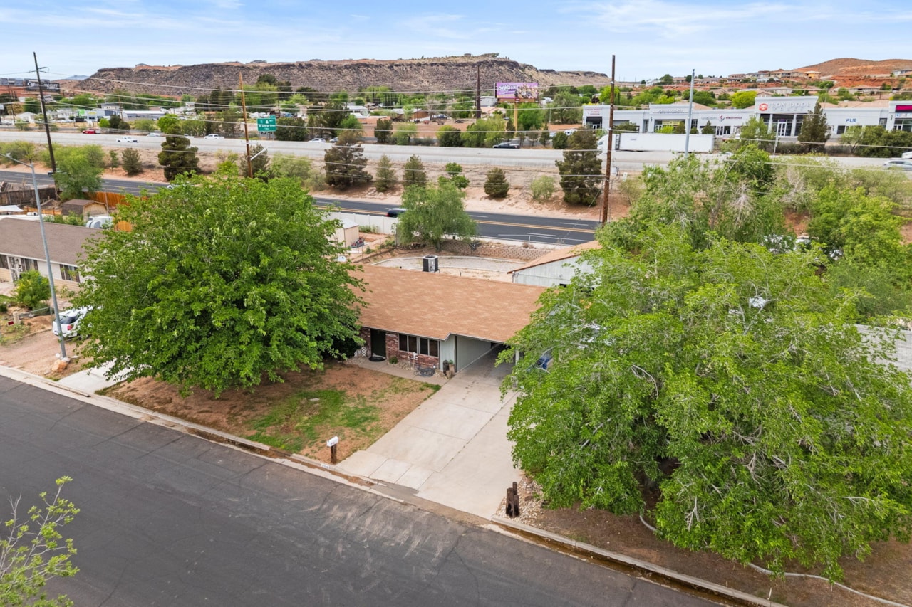 2105 E Panorama Parkway St George, UT 84790 home for sale, MLS#25-266323 - Erika Rogers Photo 11