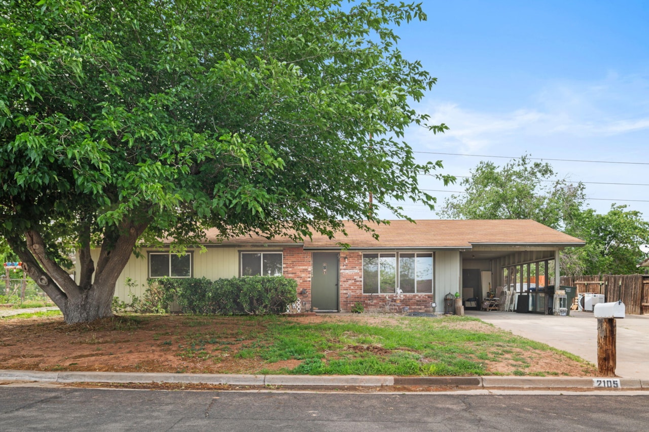 2105 E Panorama Parkway St George, UT 84790 home for sale, MLS#25-266323 - Erika Rogers Photo 12