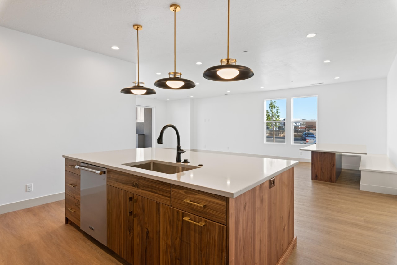 3586 E Amenecer LN #88 Washington, UT 84780 home for sale, MLS#25-266322 - Erika Rogers Photo 5