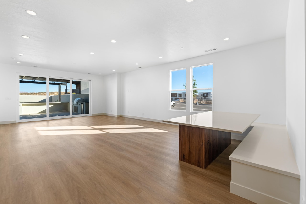 3586 E Amenecer LN #88 Washington, UT 84780 home for sale, MLS#25-266322 - Erika Rogers Photo 6