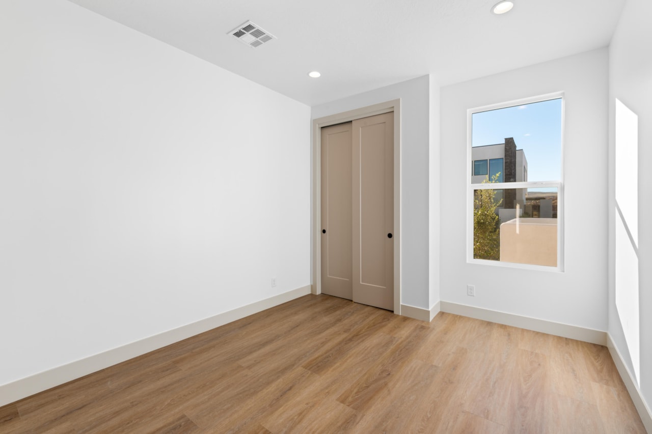 3586 E Amenecer LN #88 Washington, UT 84780 home for sale, MLS#25-266322 - Erika Rogers Photo 12