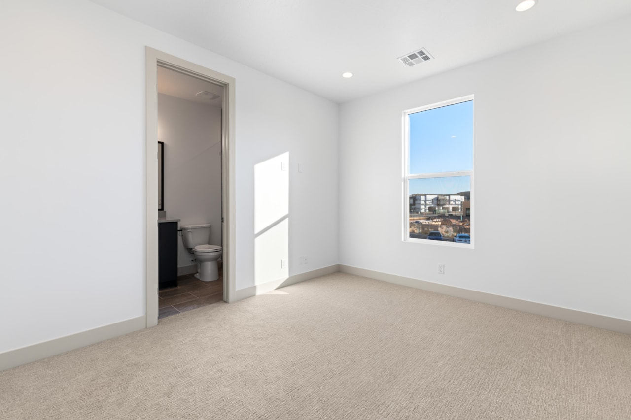 3586 E Amenecer LN #88 Washington, UT 84780 home for sale, MLS#25-266322 - Erika Rogers Photo 18