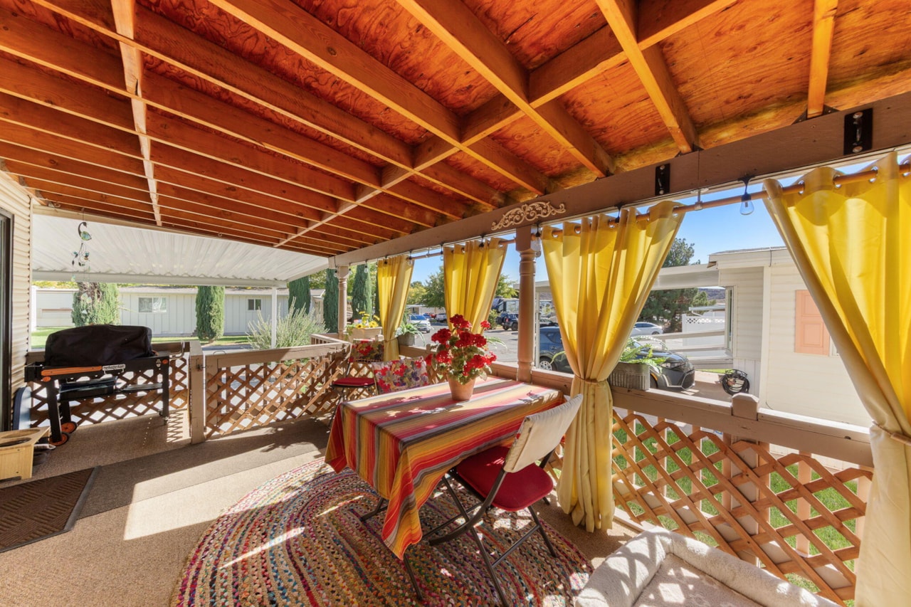 180 N 1100  E #140 Washington, UT 84780 home for sale, MLS#25-266325 - Erika Rogers Photo 3