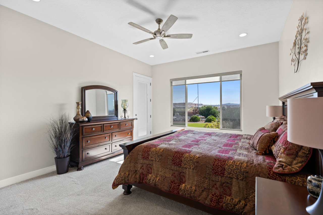 1236 Fairway DR Washington, UT 84780 home for sale, MLS#25-264881 - Erika Rogers Photo 28