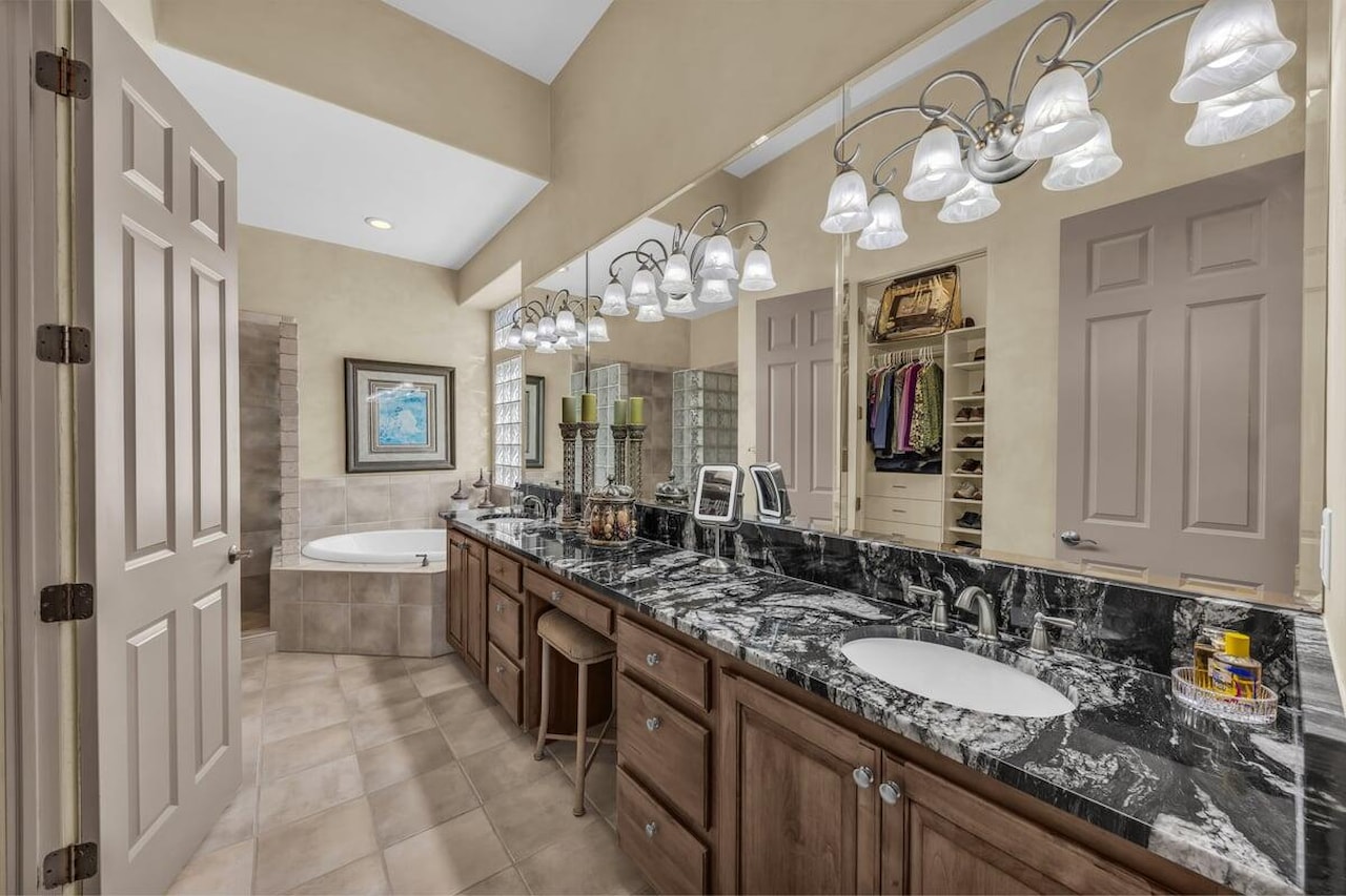 2639 W San Marcus CIR St George, UT 84770 home for sale, MLS#25-266337 - Erika Rogers Photo 25