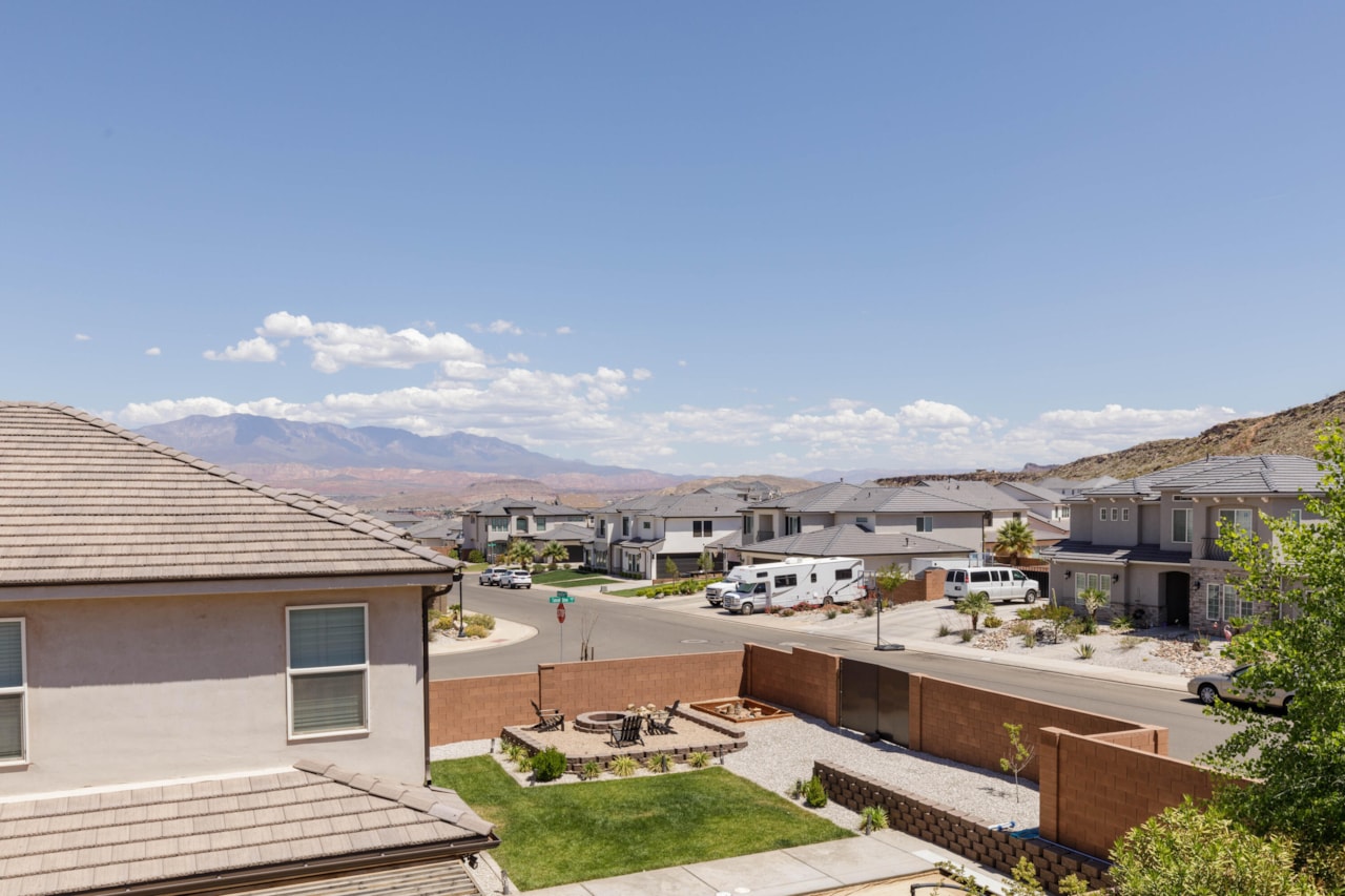 3397 E Maple Mountain DR St George, UT 84790 home for sale, MLS#25-265478 - Erika Rogers Photo 27