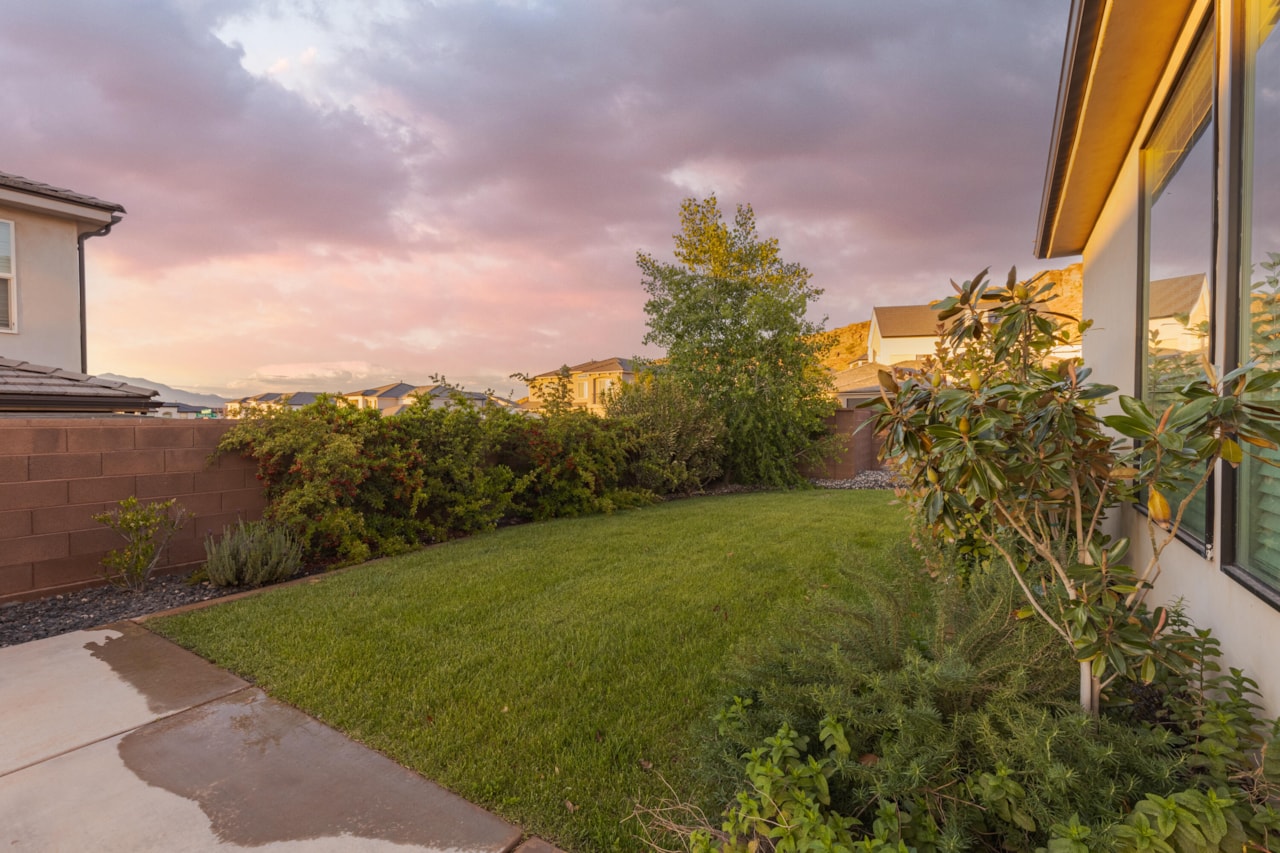 3397 E Maple Mountain DR St George, UT 84790 home for sale, MLS#25-265478 - Erika Rogers Photo 42