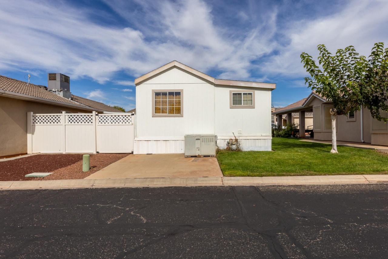 2990 E Riverside #117 St George, UT 84790 home for sale, MLS#25-266344 - Erika Rogers Photo 17