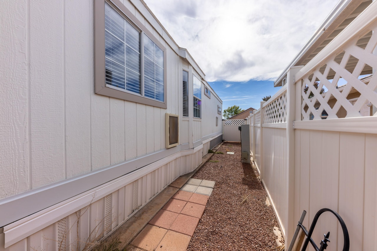 2990 E Riverside #117 St George, UT 84790 home for sale, MLS#25-266344 - Erika Rogers Photo 18