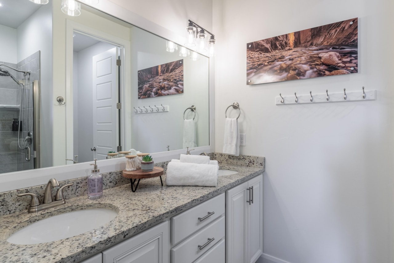 5031 N Escapes DR St George, UT 84770 home for sale, MLS#25-266347 - Erika Rogers Photo 12