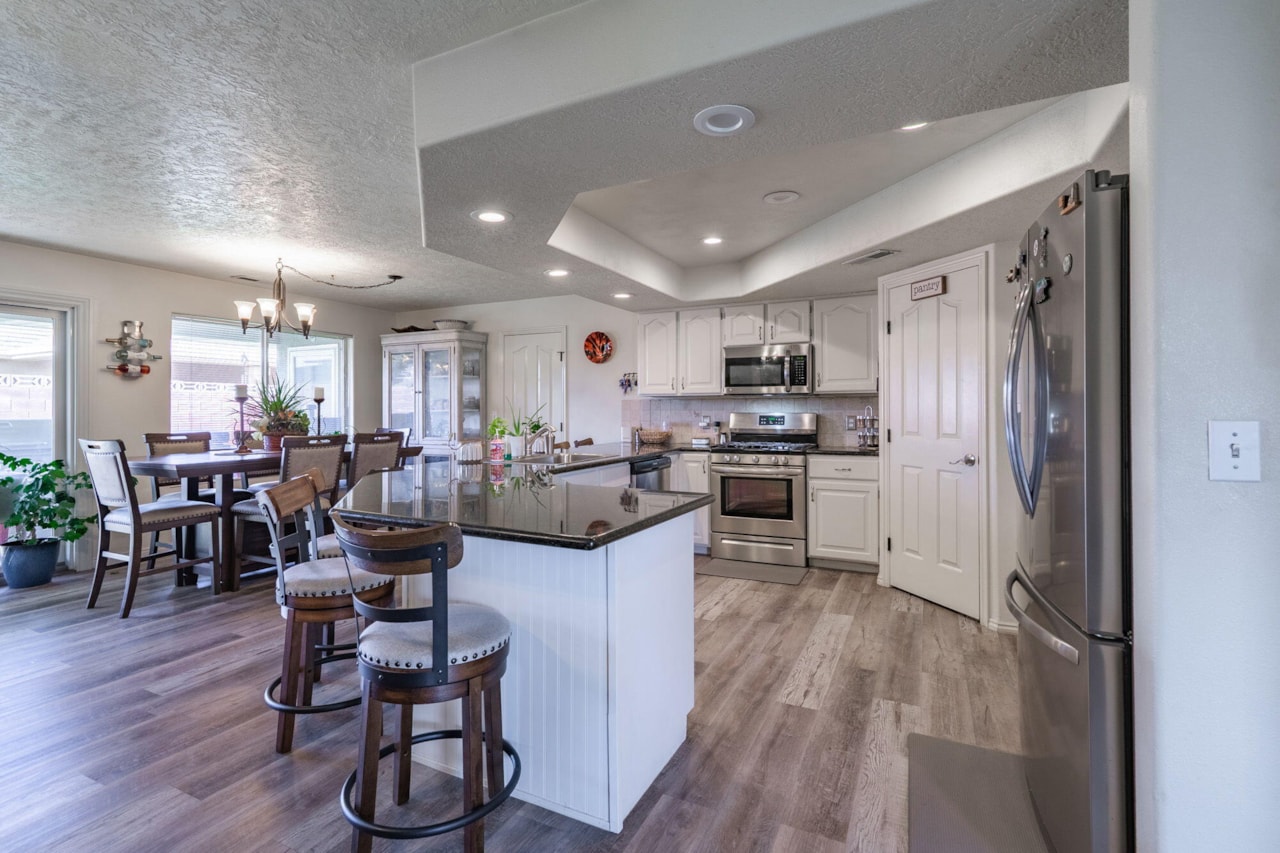 695 N Daybreak DR St George, UT 84770 home for sale, MLS#25-266355 - Erika Rogers Photo 9