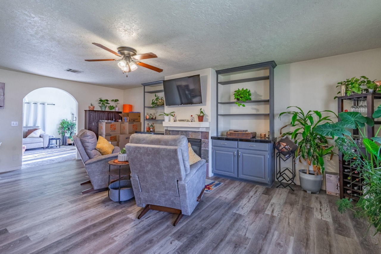 695 N Daybreak DR St George, UT 84770 home for sale, MLS#25-266355 - Erika Rogers Photo 19