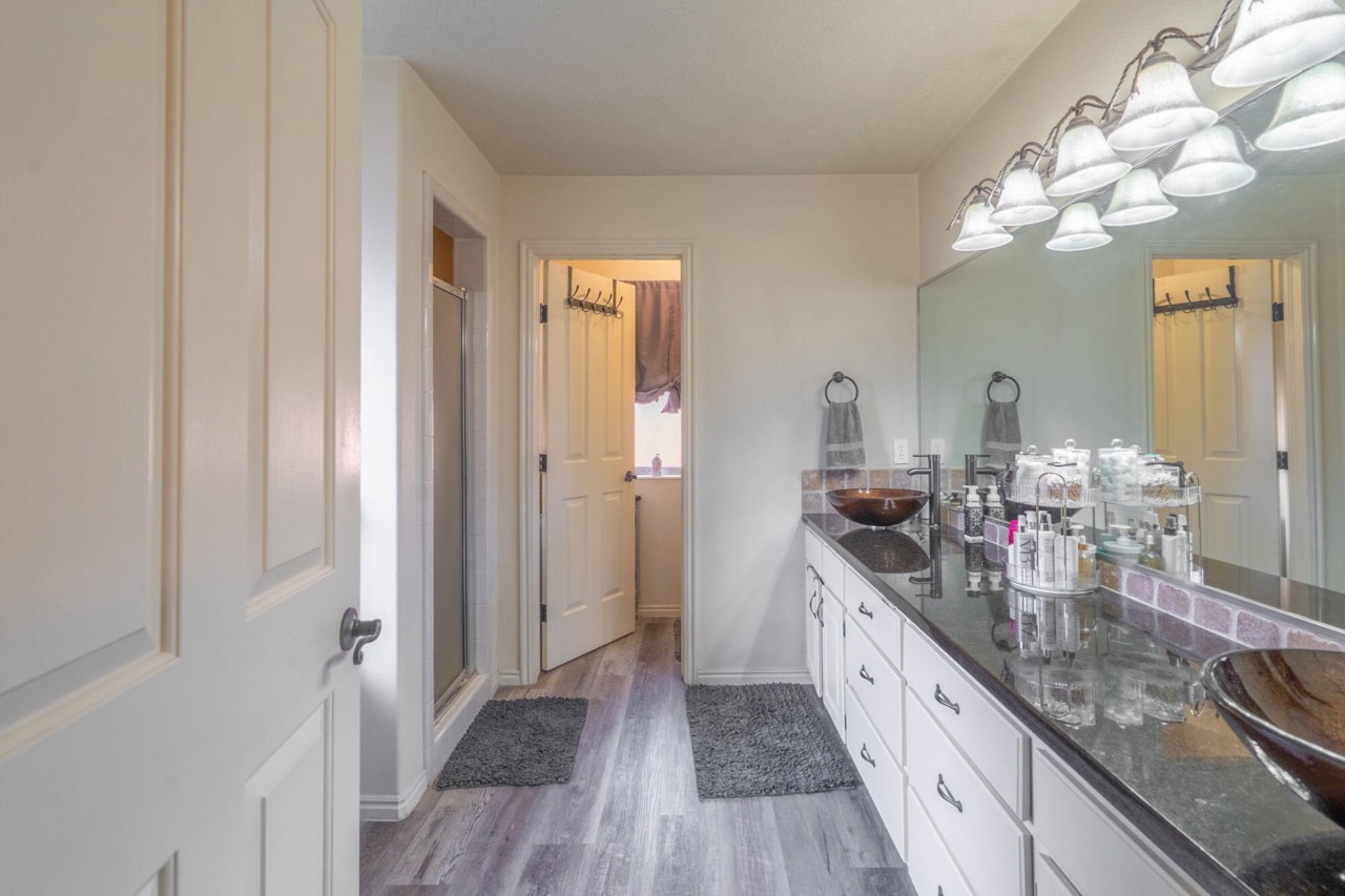 695 N Daybreak DR St George, UT 84770 home for sale, MLS#25-266355 - Erika Rogers Photo 25