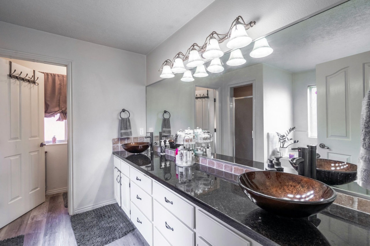 695 N Daybreak DR St George, UT 84770 home for sale, MLS#25-266355 - Erika Rogers Photo 26