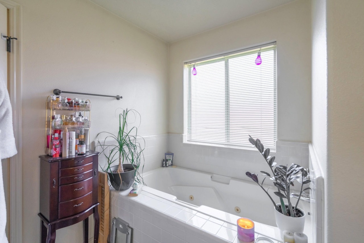 695 N Daybreak DR St George, UT 84770 home for sale, MLS#25-266355 - Erika Rogers Photo 28