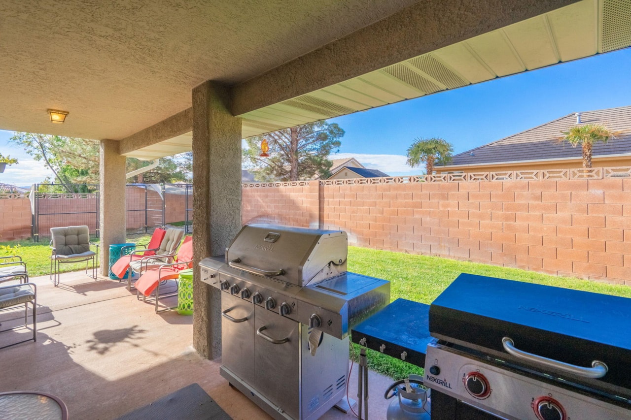 695 N Daybreak DR St George, UT 84770 home for sale, MLS#25-266355 - Erika Rogers Photo 35