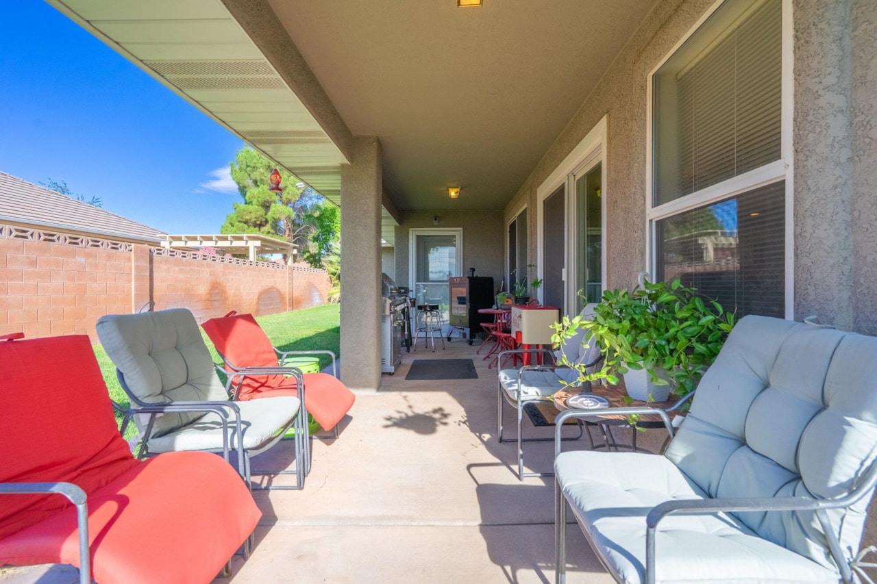 695 N Daybreak DR St George, UT 84770 home for sale, MLS#25-266355 - Erika Rogers Photo 38