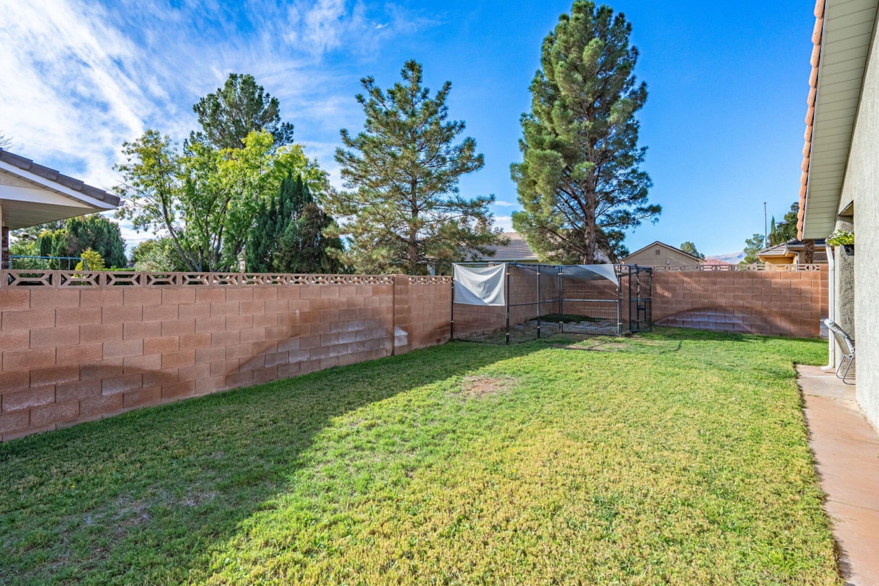 695 N Daybreak DR St George, UT 84770 home for sale, MLS#25-266355 - Erika Rogers Photo 41