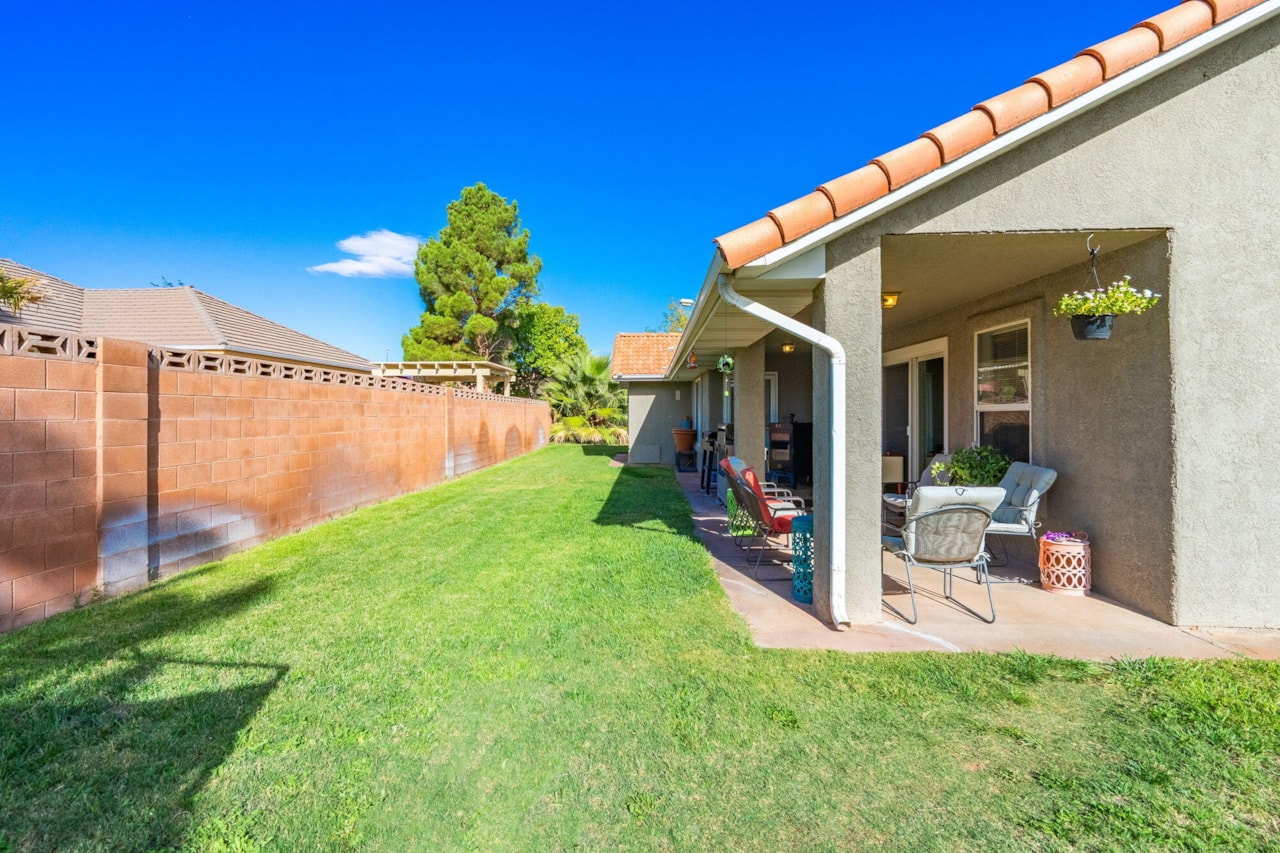 695 N Daybreak DR St George, UT 84770 home for sale, MLS#25-266355 - Erika Rogers Photo 42