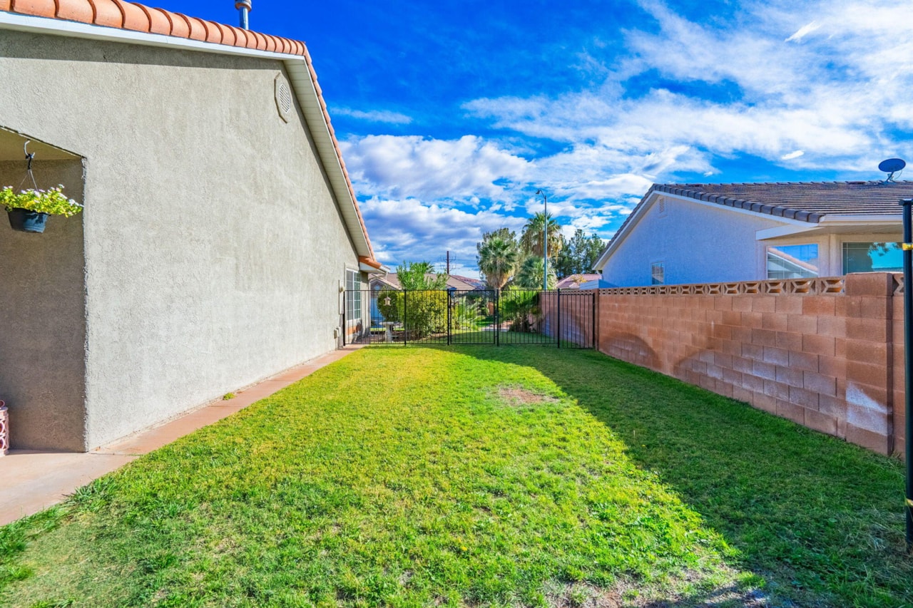 695 N Daybreak DR St George, UT 84770 home for sale, MLS#25-266355 - Erika Rogers Photo 43