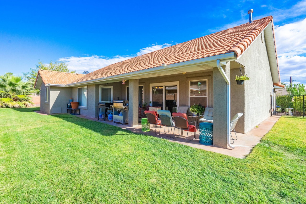 695 N Daybreak DR St George, UT 84770 home for sale, MLS#25-266355 - Erika Rogers Photo 44