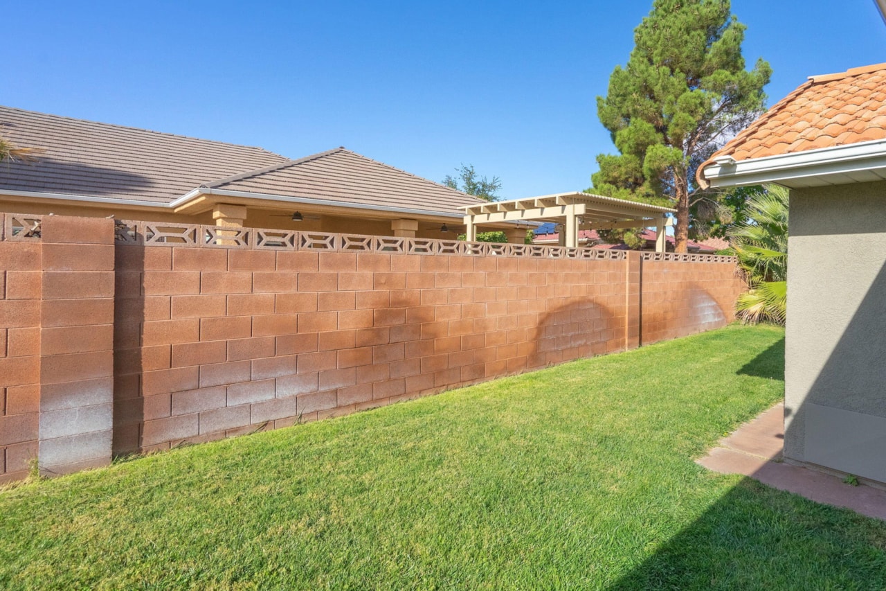 695 N Daybreak DR St George, UT 84770 home for sale, MLS#25-266355 - Erika Rogers Photo 50