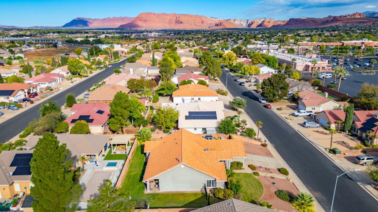 695 N Daybreak DR St George, UT 84770 home for sale, MLS#25-266355 - Erika Rogers Photo 55