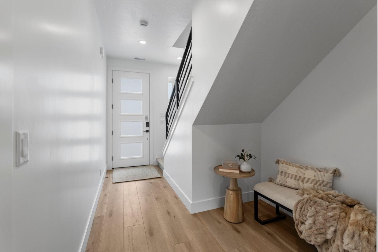 943 E Coyote Crest DR Washington, UT 84780 home for sale, MLS#25-266157 - Erika Rogers Photo 3