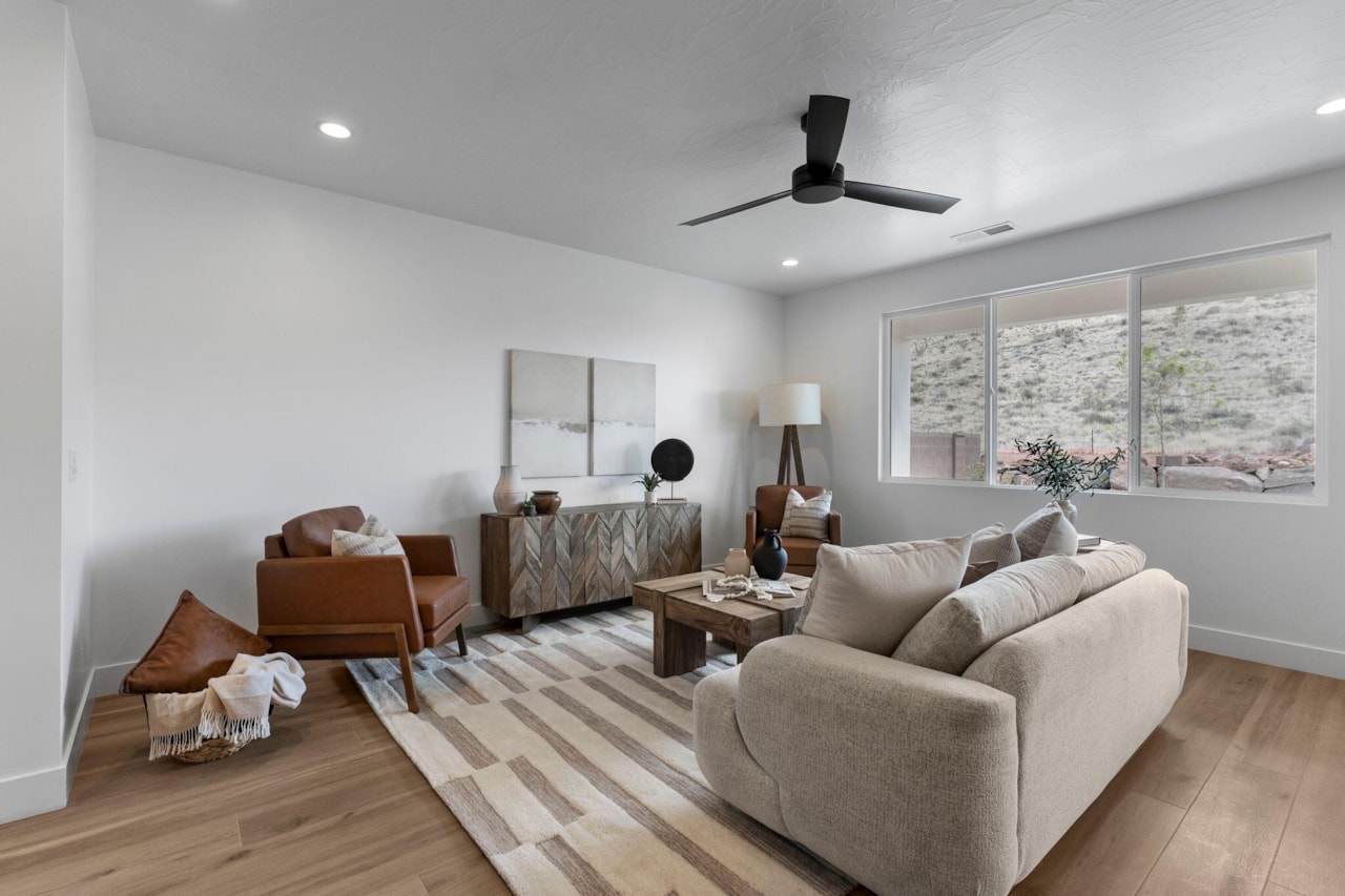 943 E Coyote Crest DR Washington, UT 84780 home for sale, MLS#25-266157 - Erika Rogers Photo 4