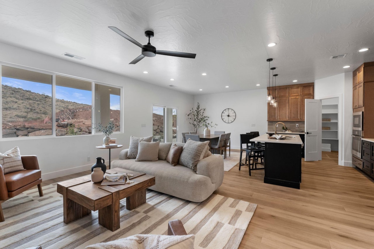 943 E Coyote Crest DR Washington, UT 84780 home for sale, MLS#25-266157 - Erika Rogers Photo 5