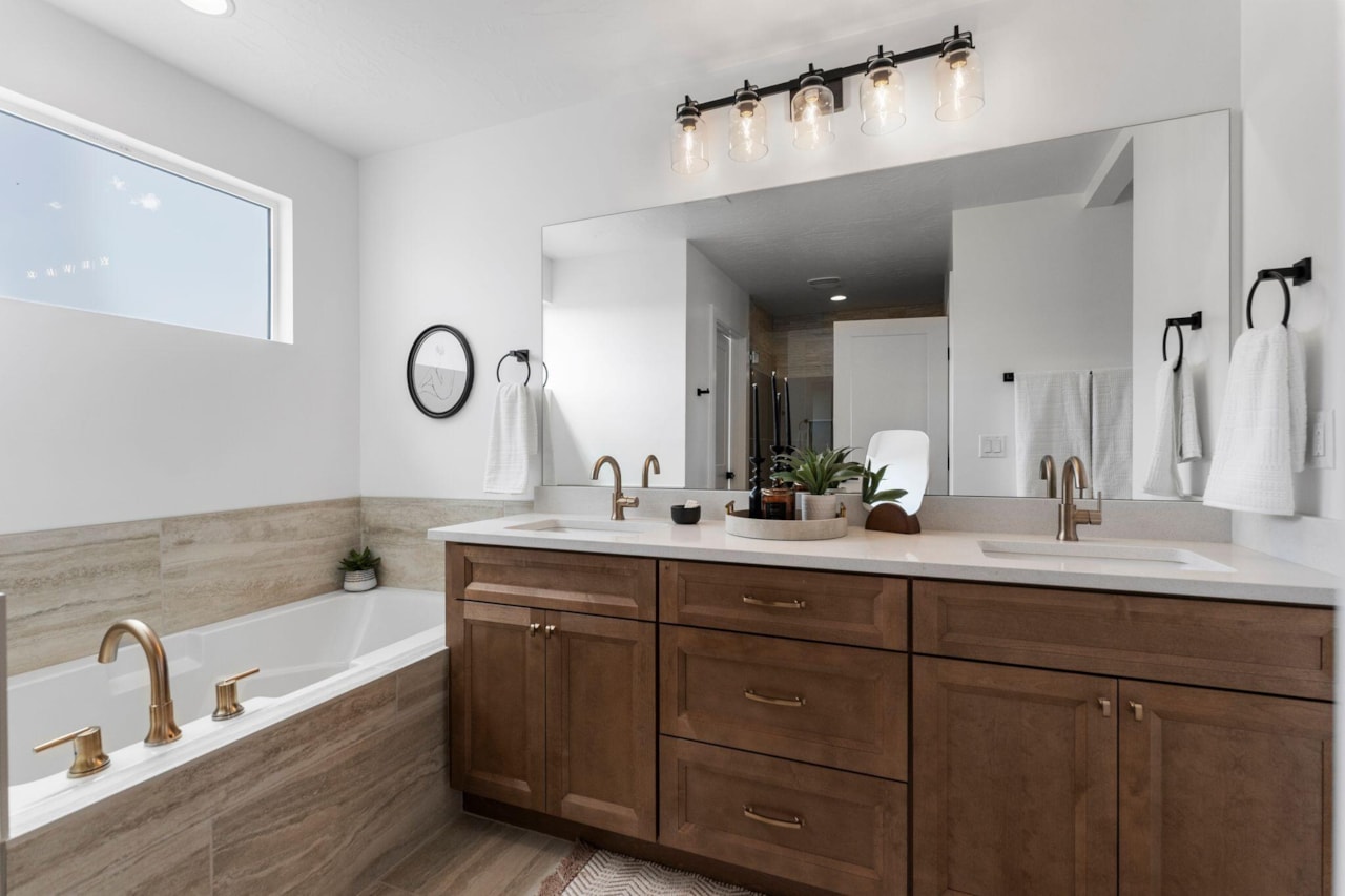 943 E Coyote Crest DR Washington, UT 84780 home for sale, MLS#25-266157 - Erika Rogers Photo 16