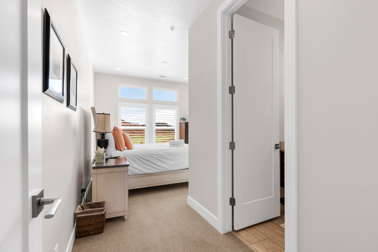 2286 N Double Eagle LN Washington, UT 84780 home for sale, MLS#25-266358 - Erika Rogers Photo 15