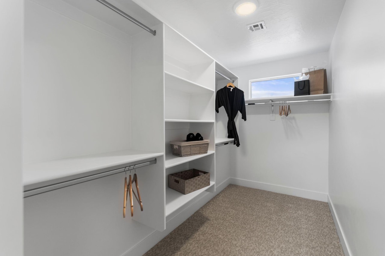 943 E Coyote Crest DR Washington, UT 84780 home for sale, MLS#25-266157 - Erika Rogers Photo 18