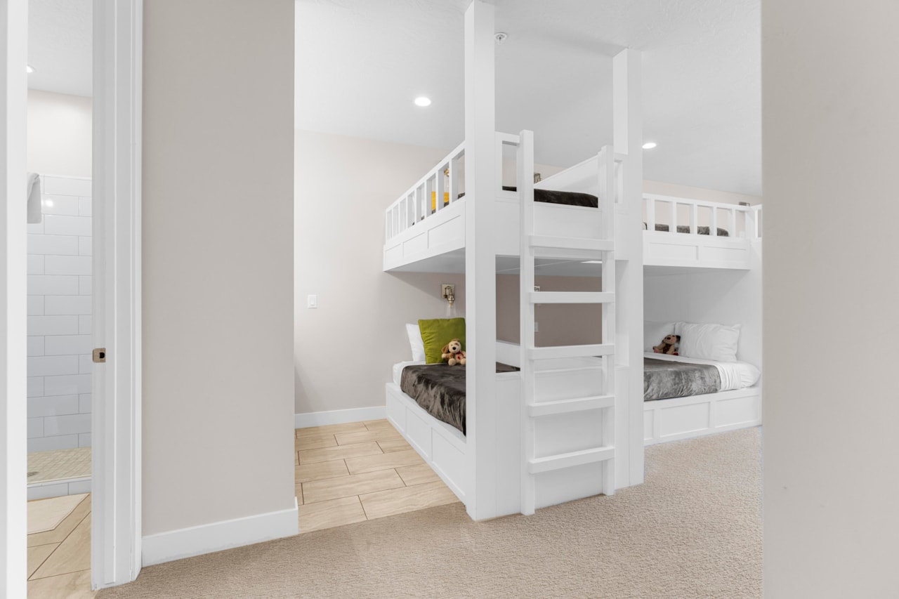 2286 N Double Eagle LN Washington, UT 84780 home for sale, MLS#25-266358 - Erika Rogers Photo 32